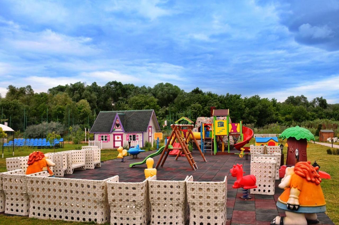Eco Therma Village Kranevo Exterior foto Playground in the park