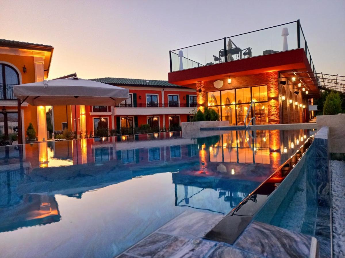 Eco Therma Village Kranevo Exterior foto The hotel's pool