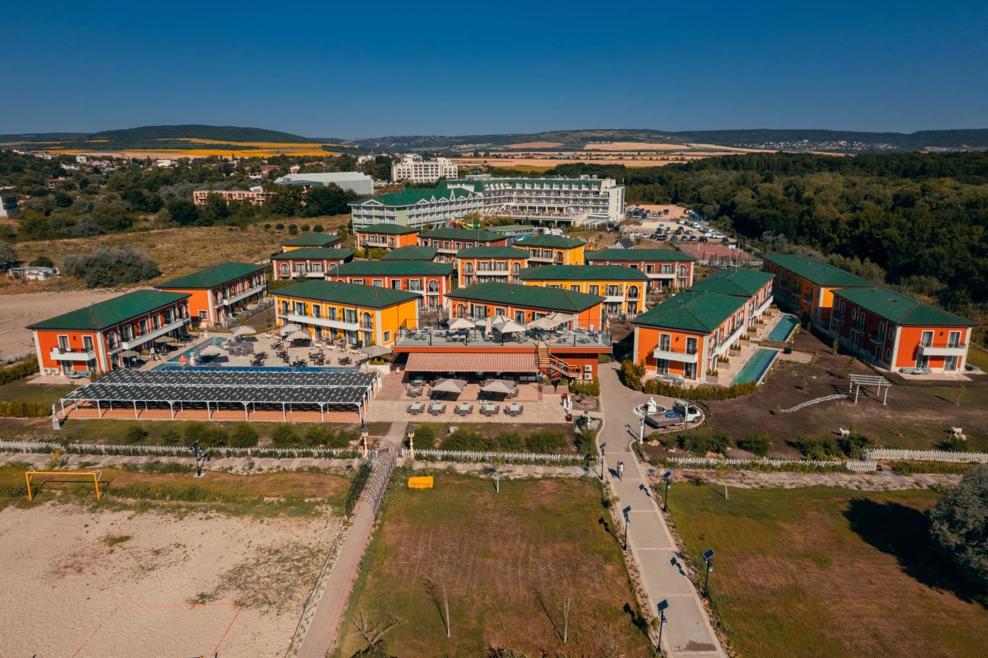 Eco Therma Village Kranevo Exterior foto Aerial view of the campus