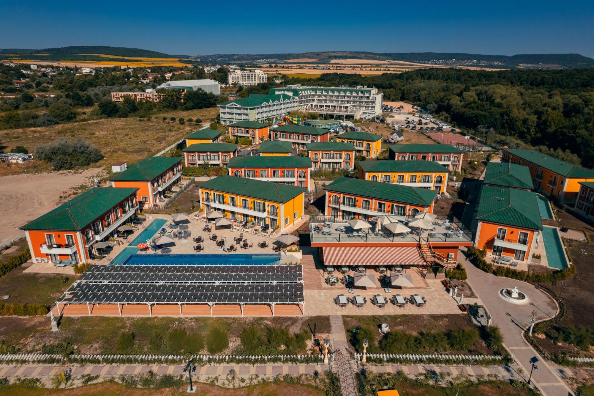 Eco Therma Village Kranevo Exterior foto Aerial view of the complex