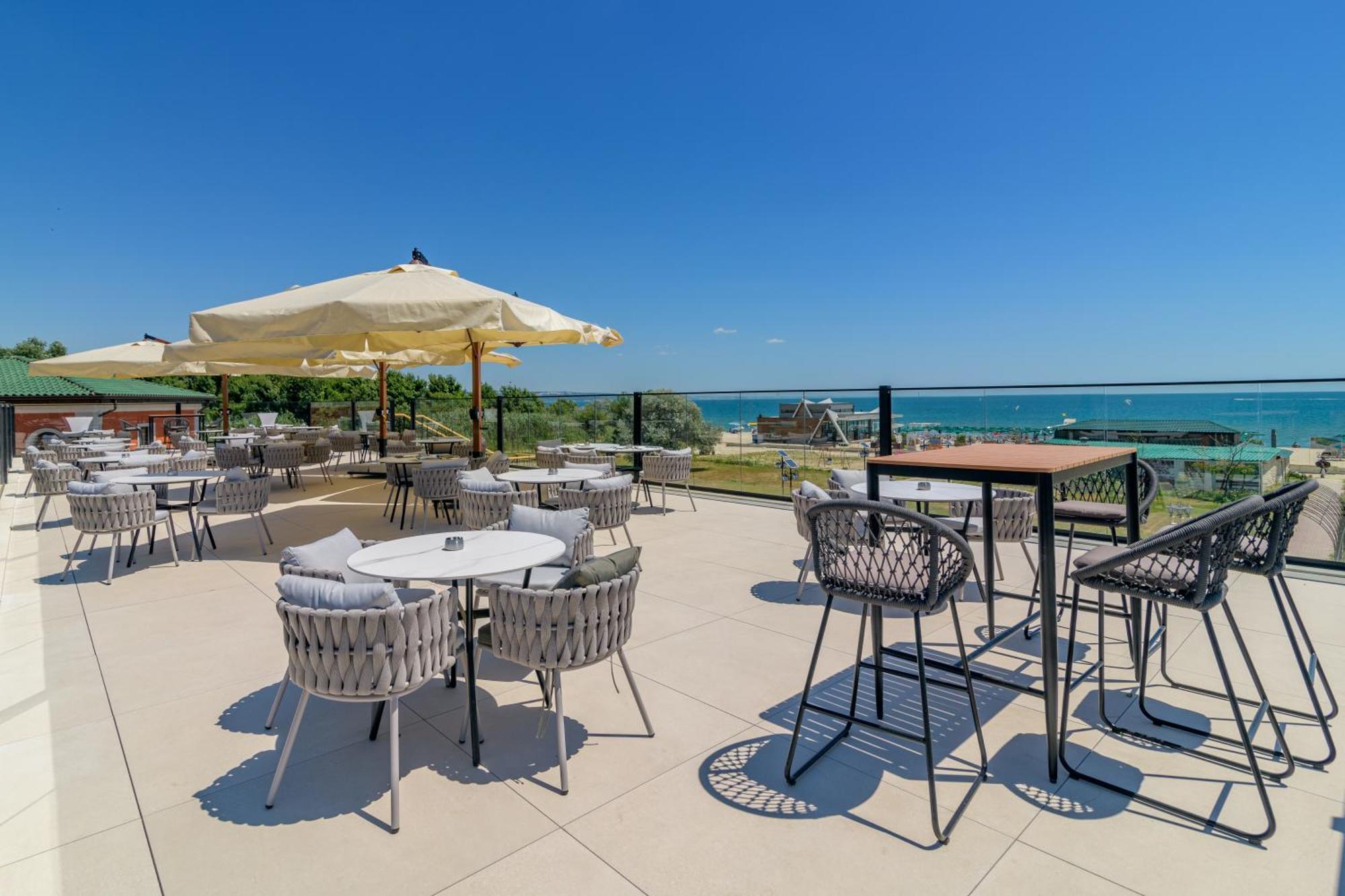 Eco Therma Village Kranevo Exterior foto The rooftop bar at the hotel